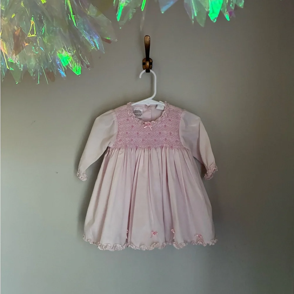 Sarah Louise Pink‎ Ruffle Bow Smocked Baby Dress Size 6 months